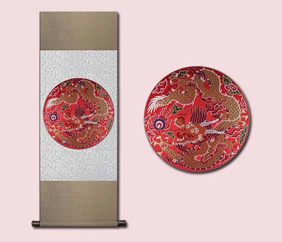大團(tuán)龍?jiān)棋\卷軸